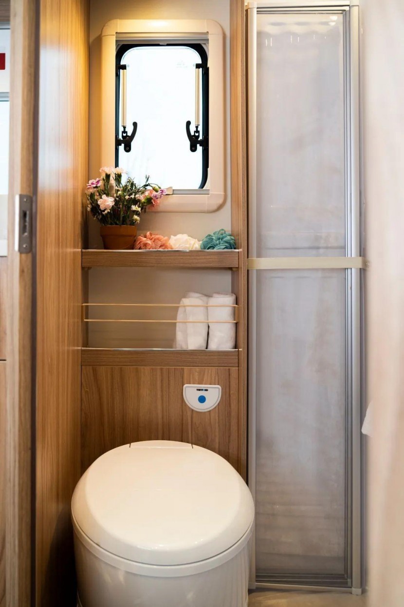 隆翠C618旗舰版房车邀您参加9月2日郑州房车展，旗舰品质，迎风起航！d0a3c8e71a309352dd66f12c16e6dcd1