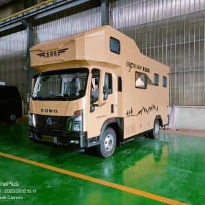 鑫领航豪沃统帅房车