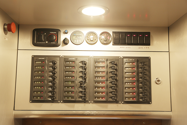 德野man8X8越野房车领航者M-诺马迪森房车荒野霸主志在千里这是描述信息