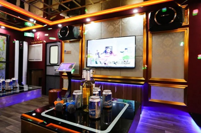 宇通KTV拖挂房车：这，是一条“会唱歌”的推送！