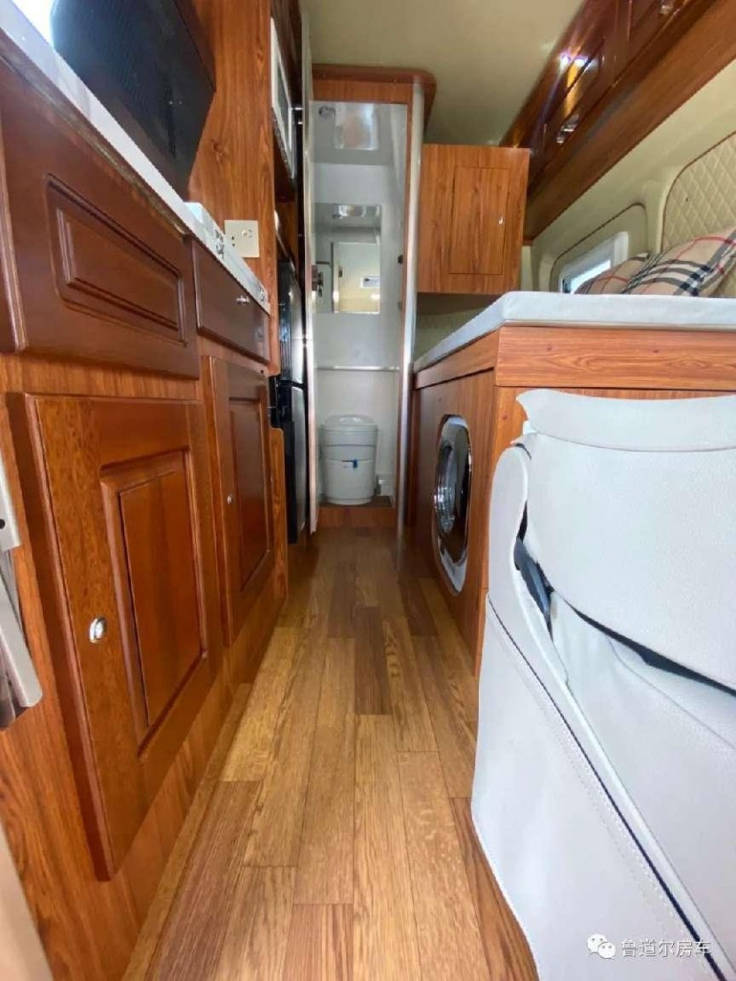 9月2日郑州房车展，鲁道尔大通V90高配版房车，高配生活，从此出发！587eede97597954425f07d1d256dfb2b_1654848966.8374_160