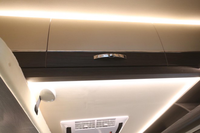 精致欧式风格、高端商务元素，“铂驰旅行家”单拓展房车 WLH_7229