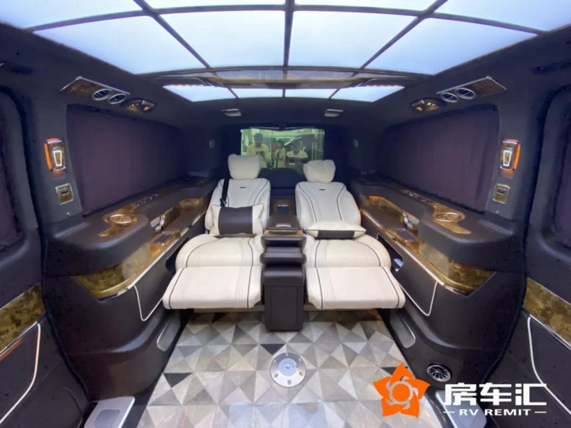 2020款圣母峰巅峰版，黑金四座，镀金立标，语音智能交互，太牛了！10.jpg