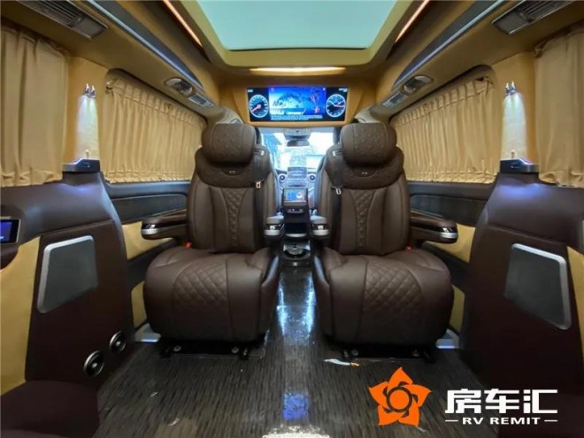全新奔驰V级卡莫滋版，空间比床大、座椅赛沙发！24.jpg
