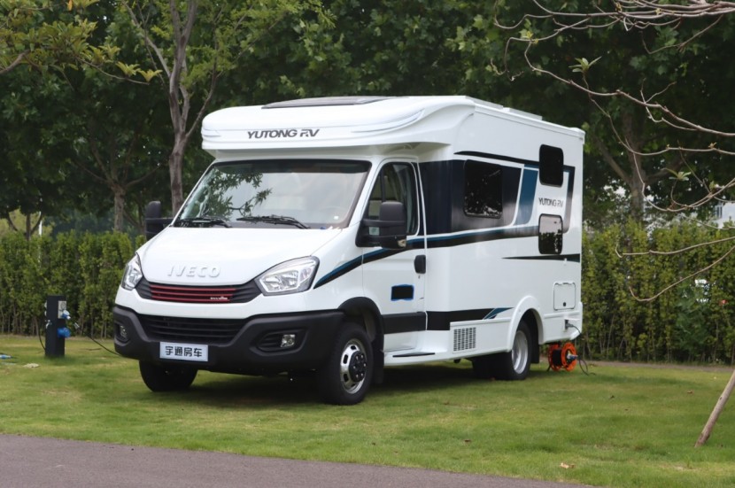 9月2日郑州房车展——宇通C533新小顶房车，持续续航，追随远方！819674618ef5dfd6c7a2d9cb6ad4b44b