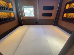 上汽大通 2022款V90长轴高顶B型房车