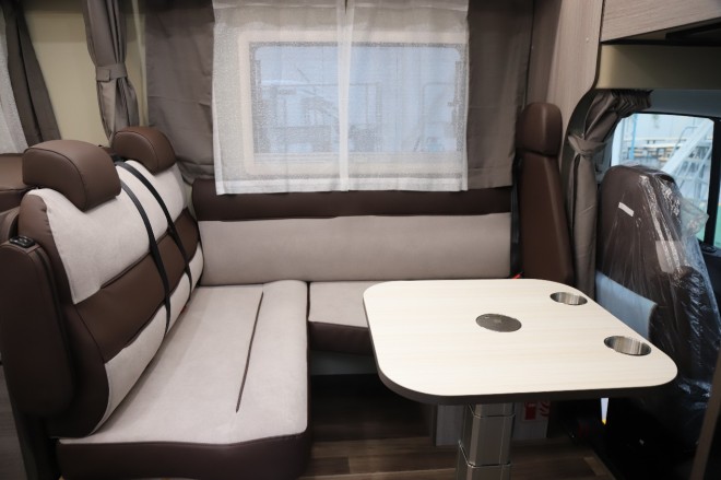 9月2日郑州房车展，宇通C530大玩家定制版，闲庭阔宇，万象更新！64820a58ecb6671000d1cf4acfe851e0