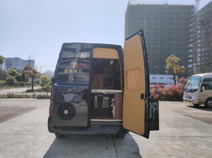 9月2日郑州房车展，趣蜂福特全顺新世代PRO版房车，旷然宜真趣，道与心相逢！0aa6627e80bb46ca4cc289a14192e70a