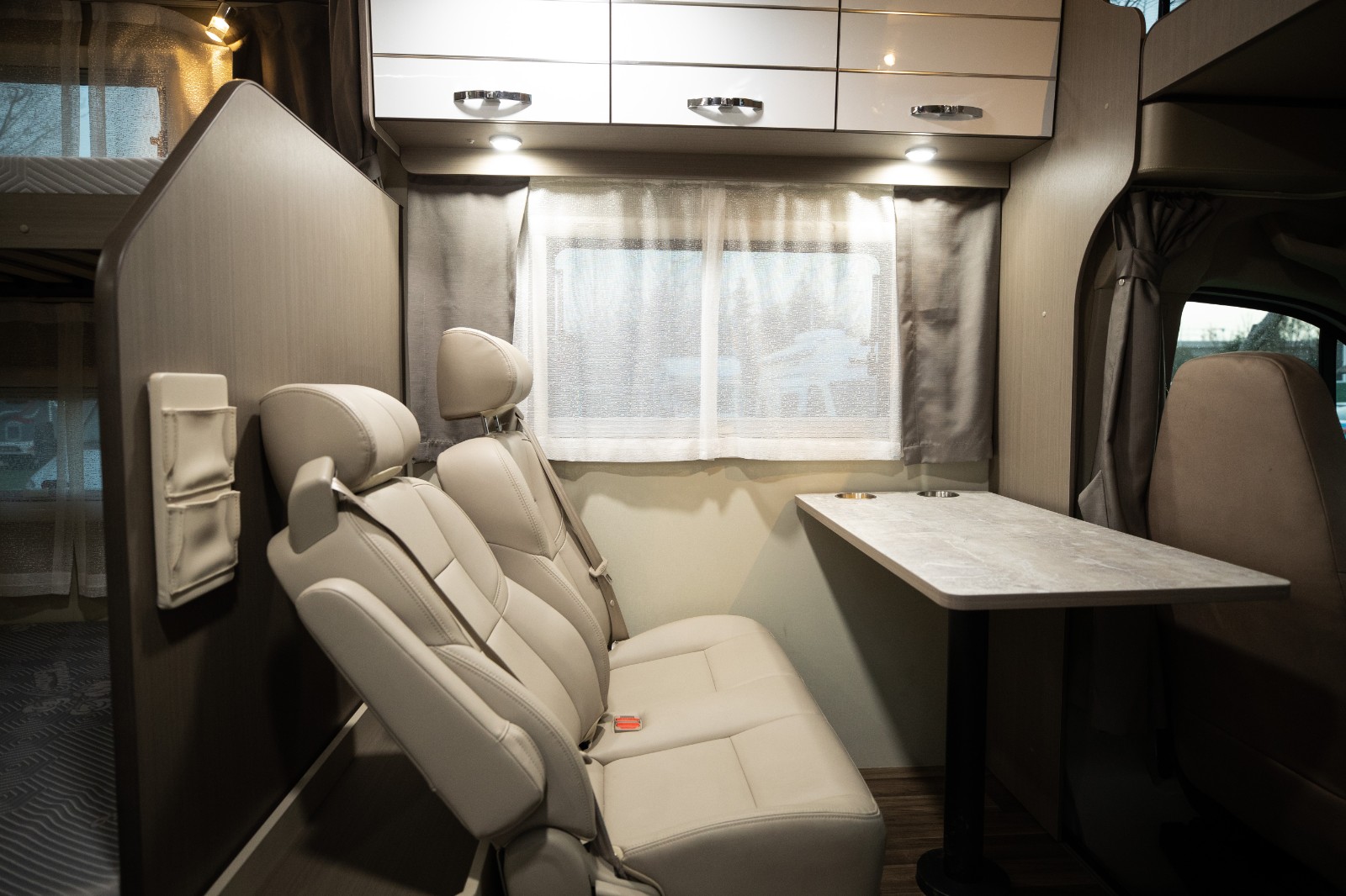 【原始大图】宇通大通v90 c型 生活区图片欣赏-房车旅游网