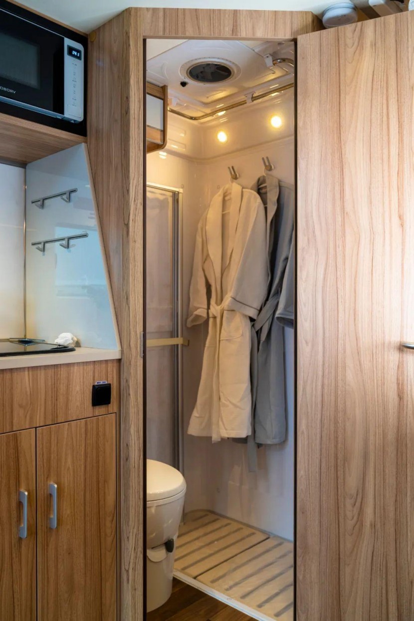 隆翠C618旗舰版房车邀您参加9月2日郑州房车展，旗舰品质，迎风起航！a882638bd8096b2eab602019a1a09430