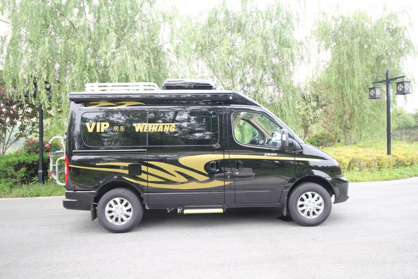 卫航房车大通短轴中顶B型旅居款房车 26.8万元 车辆外观 (3)