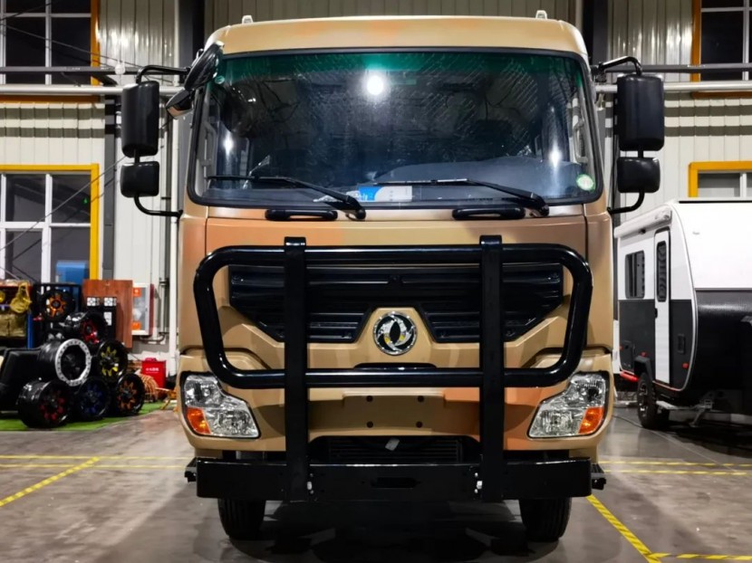 将量身定制进行到底，硬派越野房车东风挑战者“特定版”，9月2日郑州房车展，与您不见不散！c955de2f1bf974ff0d11de1bd4b19781