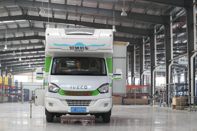 精致欧式风格、高端商务元素，“铂驰旅行家”单拓展房车 WLH_7236