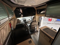 江铃房车 2020款小野牛 六座白色