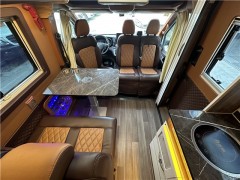 上汽大通 2022款V90长轴高顶B型房车