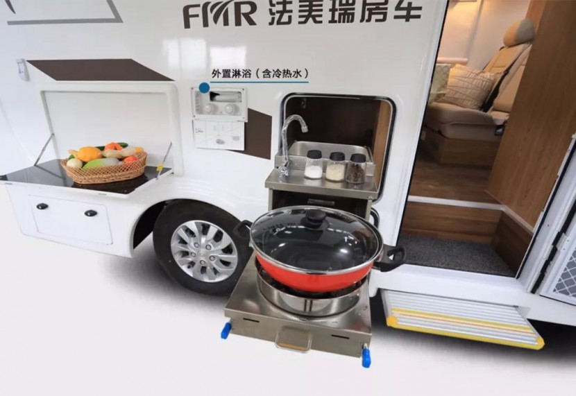 集洗衣机+大冰箱+暖气+空调于一车——法美瑞大通豪华版房车44.8万元