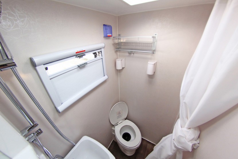 法美瑞大通L008-旅居版房车  40.8万元 IMG_7442