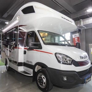 宇通 2021款2021款C533旗舰版双拓展