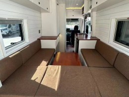 程力房车 2020款加长轴超高顶