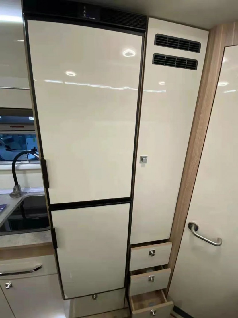 巍豪2022款旅行家1号房车，游山玩水看世界，遇花赏景品人间436859f63cf0d61ccec5ffb64d5be315