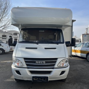 宇通 侧拓展房车