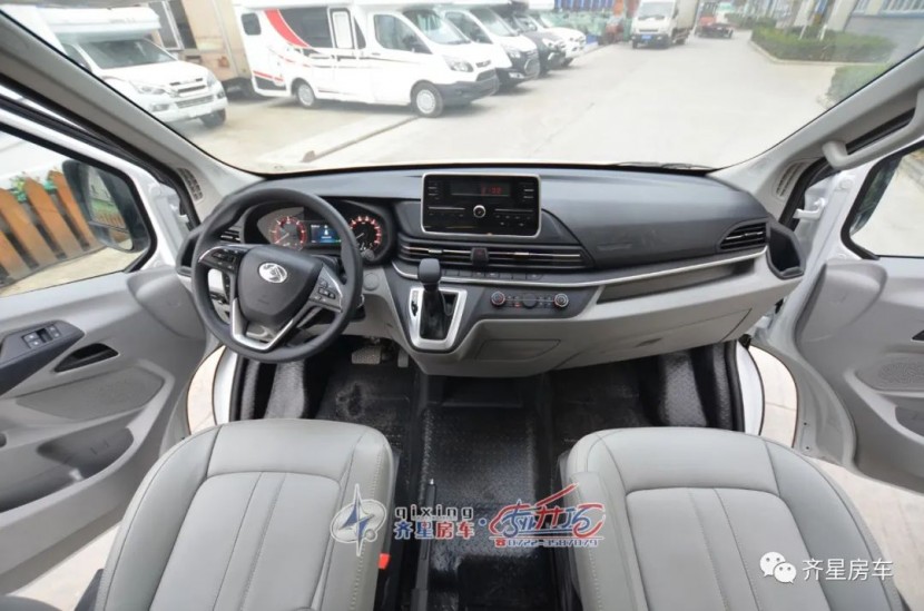 首发订车选装升顶——齐星浩大版DT2521-1（大通V90）B型房车图片