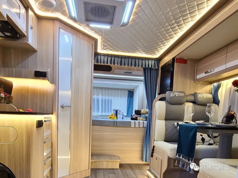 9月2日郑州房车展，赛沸尔依维柯C型双拓展房车，自由恒定久远，优雅永不过时！4b20447bb176f1317f71b1f68fdbd2fc
