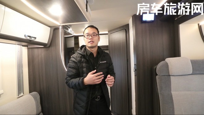 内饰究竟有多少秘密呢？高端商务品质一脉相承者，铂驰旅行家房车