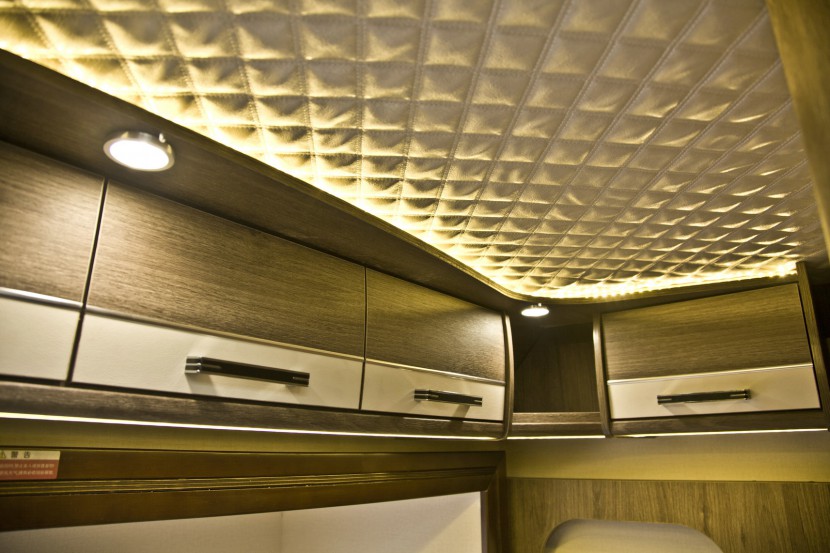 亚特房车 芳语之韵NEW DAILY 后扩展进口依维柯自动挡房车 90.8万元 IMG_5308