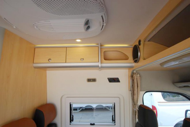新星房车通途系列B600-家庭版 36.8万元 7-顶部储物柜及音响