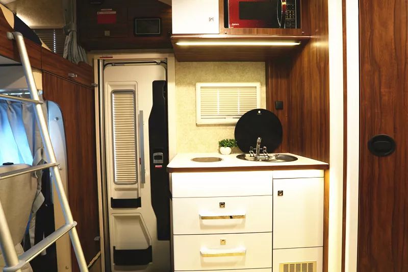 宇通房车：国产依维柯双拓的魅力，岂止是大空间？