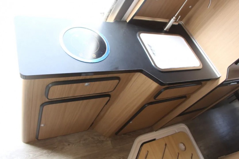 9月2日郑州房车展——嵘野景诗长轴款B型房车，纵意旅行，千千万万遍！5cb43da692ffd15a30ee59b61a094fc1