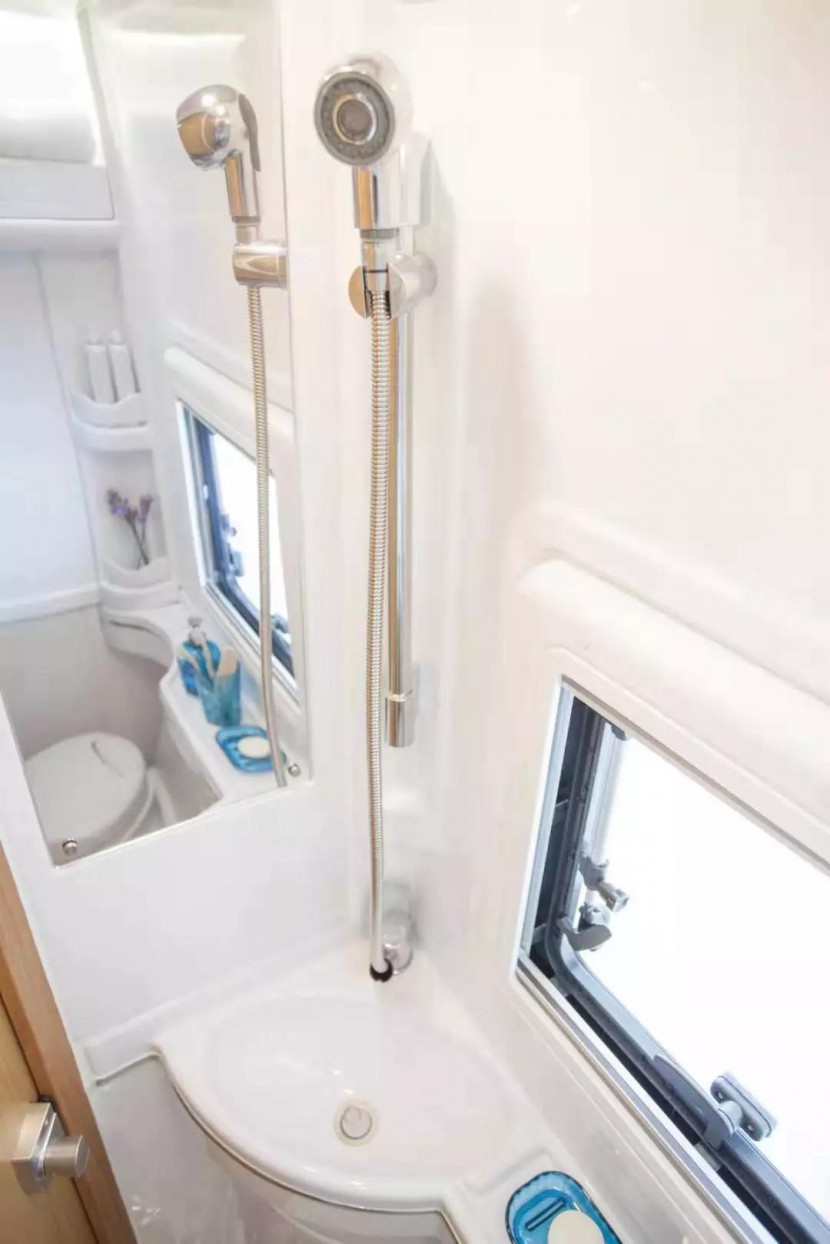 6.5洛阳房车展上汽大通房车携V80、V90B型C型房车亮相，原厂品质值得拥有29825a74d86a47abbd8a40eb73213596