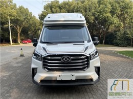 上汽大通 2023款 上汽大通V90 隆翠CrossOver 加长轴后双胎 B型升顶房车