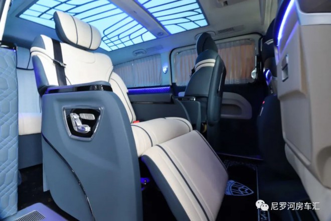 【新车到店】新款奔驰平顶威霆——私人订制版图片