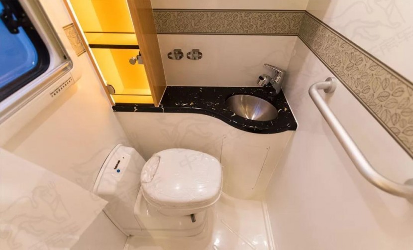 9月2日郑州房车展即将开幕，今天再为大家带来一款中天房车新季风C型房车。3b476f850462ed8ef42e84f63b97f3ff