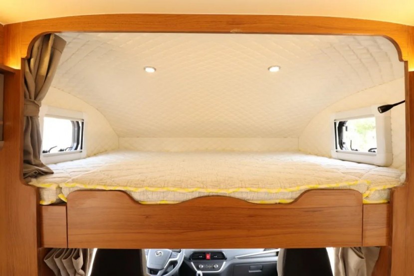 9月2日郑州房车展——新飞S100房车，开窗见海，车内即家b75e6c1d0517d80b34b529557dd76a73