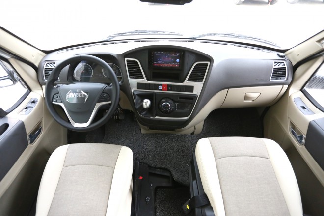 拓锐斯特依维柯C型欧尚版TIC-610A 53.8万起 2E1A3395