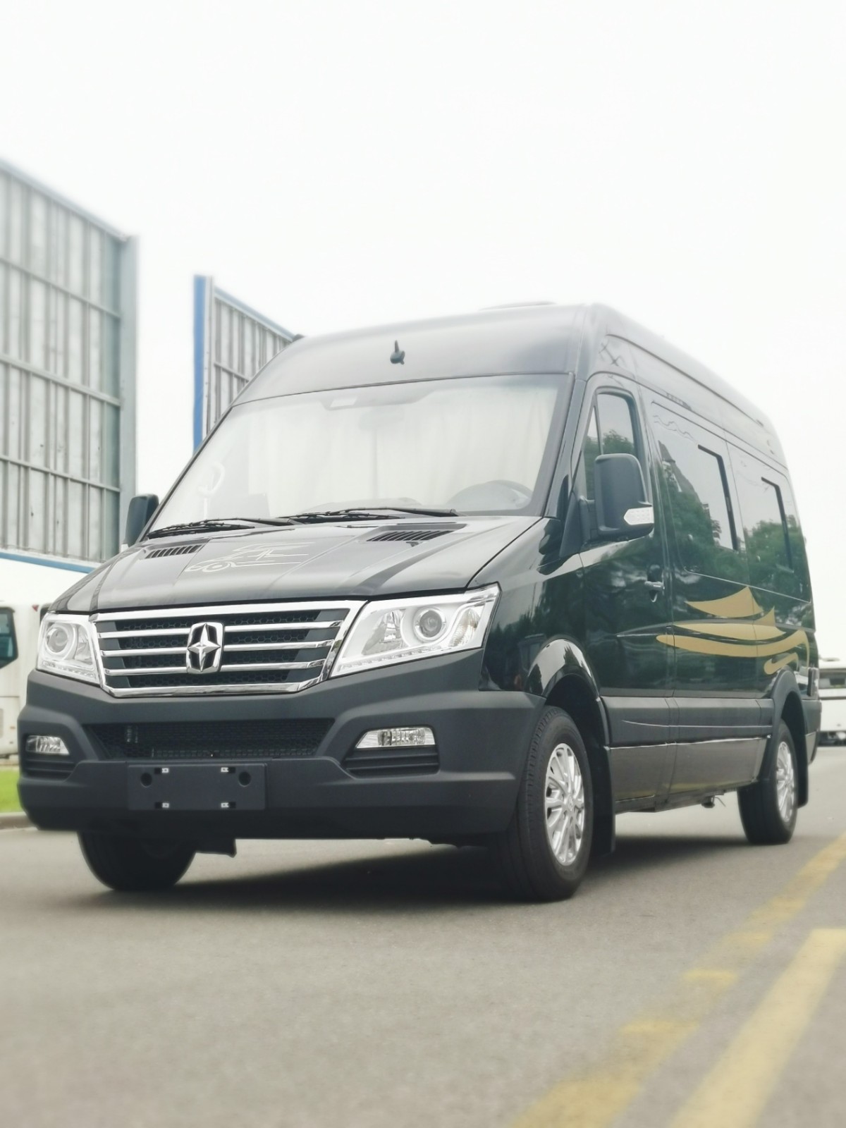 亚星欧睿 2020款"vip"4座宜商宜居b型车身外观
