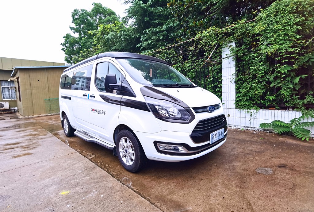 途酷 福特新全顺v362 中低升顶 白色