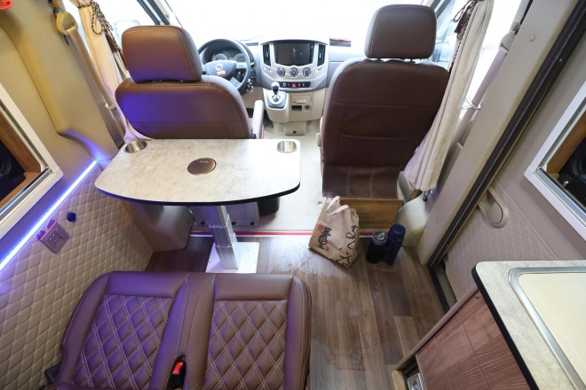 老张定制款——高清实拍2019款顺之旅东风御风白色自动挡B型房车 WLH_5932