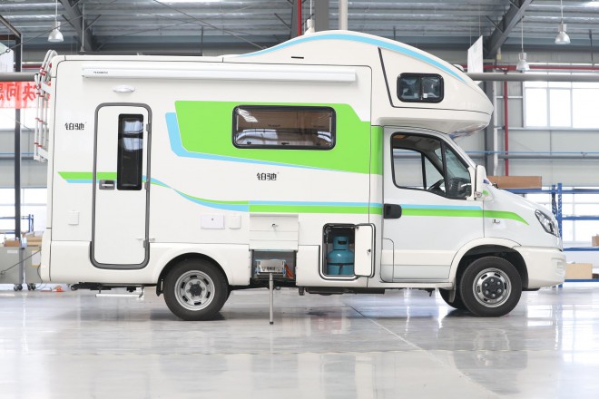 精致欧式风格、高端商务元素，“铂驰旅行家”单拓展房车 WLH_7248