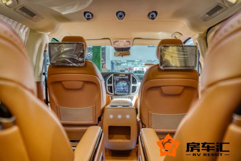 2021限量发售，迈巴赫级享受！全新奔驰七座多功能MPV，52.8万包牌价！15.jpg