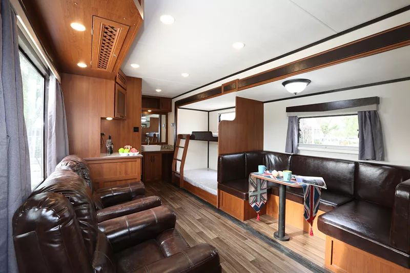 宇通房车：8米美式拖挂来了！你想要的尊贵舒适感，我全都有~