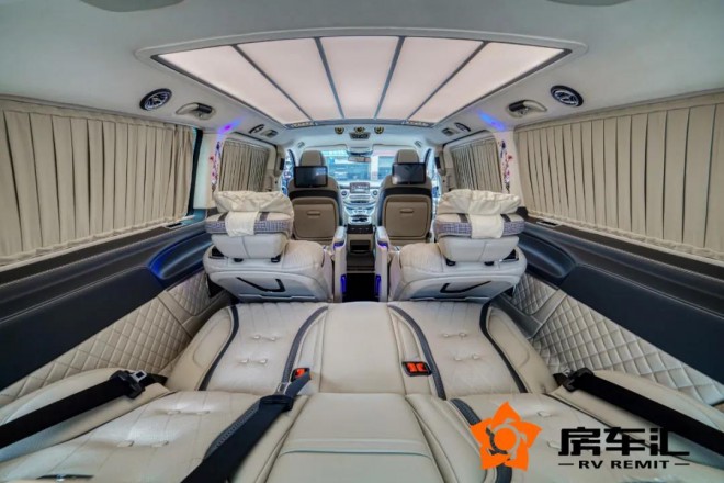奔驰商务常见的设计，隔断奢华/半隔实用，你更喜欢哪种风格呢？​15.jpg