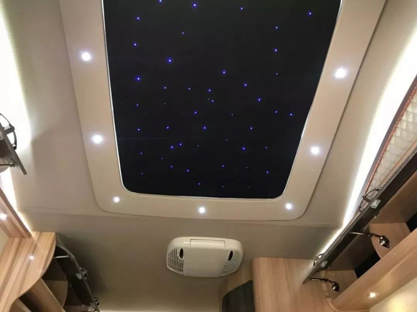 【4•12洛阳房车展】雅升房车倾情独有专利打造2019款依维柯双拓展房车全新亮相展会