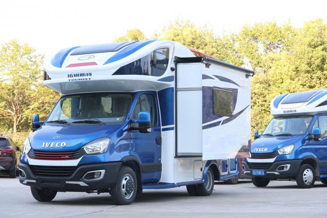 拓锐斯特“欧畅版TIC-621A”依维柯双拓展C型房车 WLH_6871
