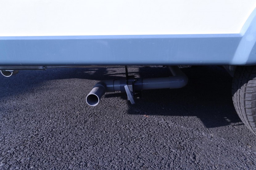 实用主义——飞神9011拖挂式房车（详拍） WLH_6813