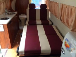 床三：卡座与前小吧台拼接成一个床2_副本