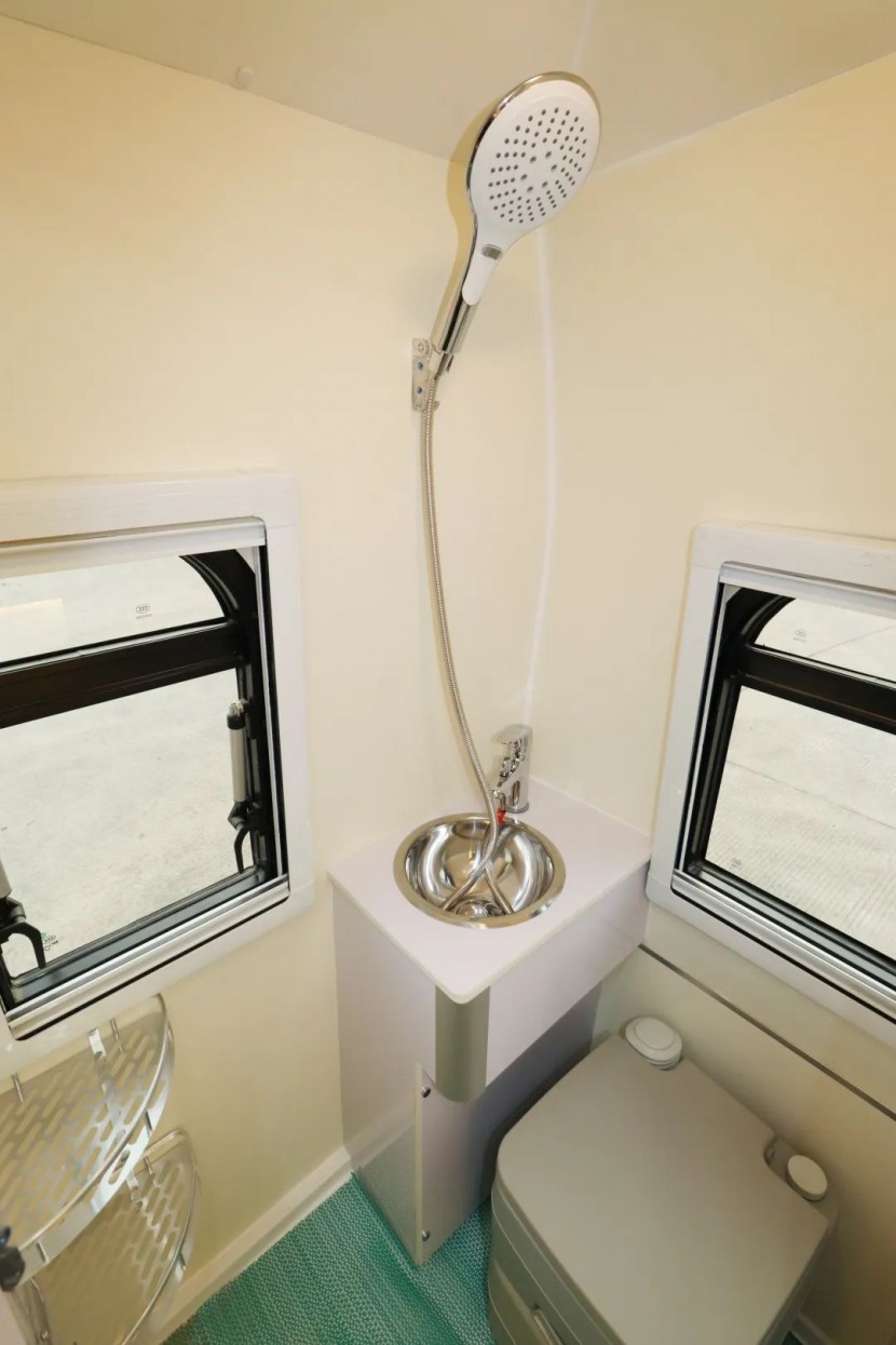 9月2日郑州房车展，新飞祥菱房车小C型房车，有路就有前方，有梦即可出发！33e943cf68c7c7026265c5c3d8387713